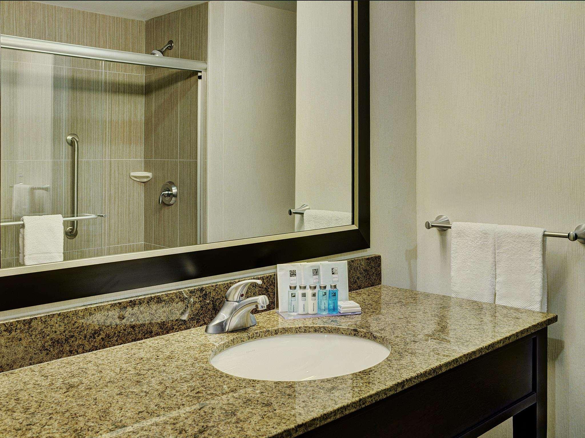 Hampton Inn By Hilton Winnipeg Ngoại thất bức ảnh