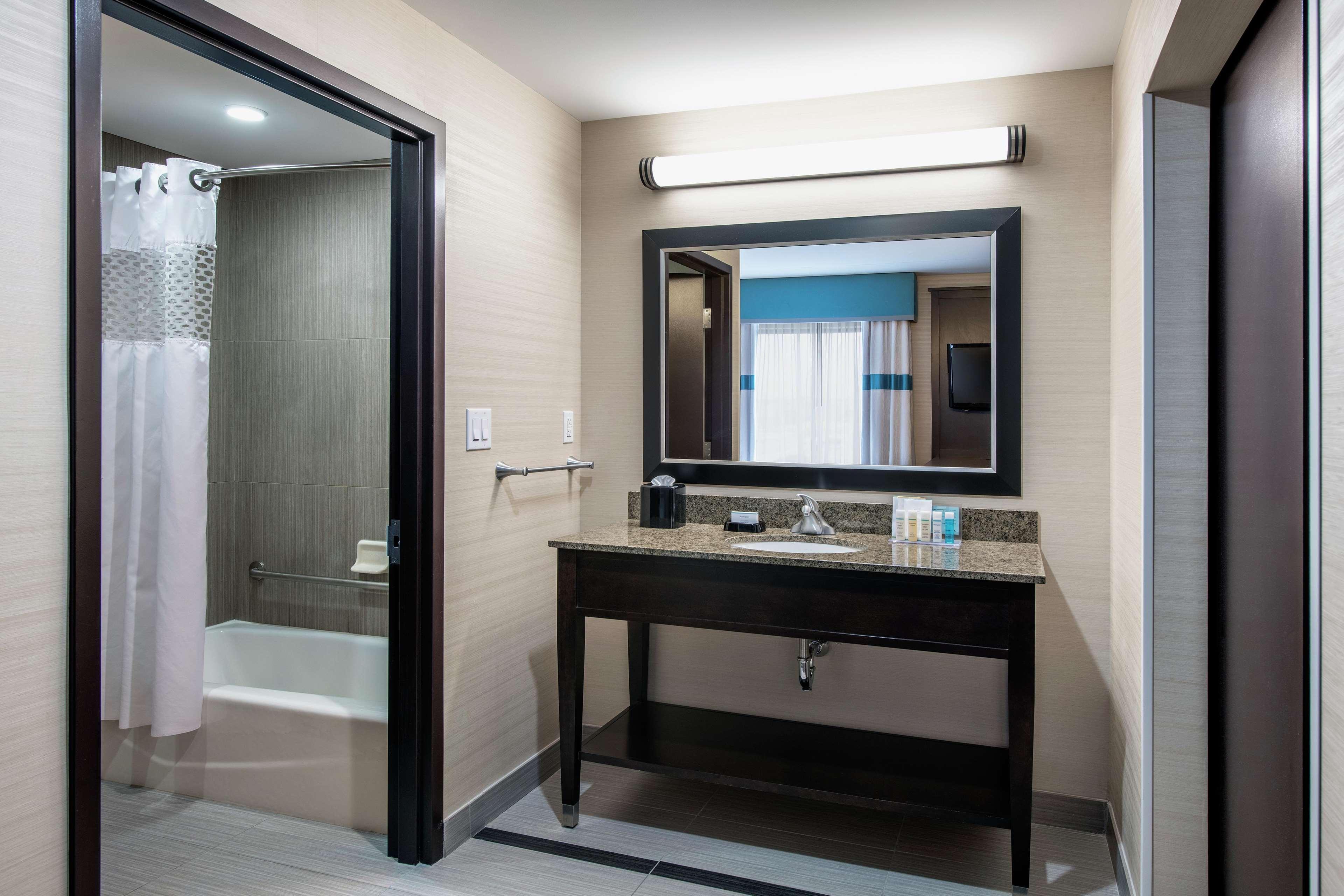 Hampton Inn By Hilton Winnipeg Ngoại thất bức ảnh