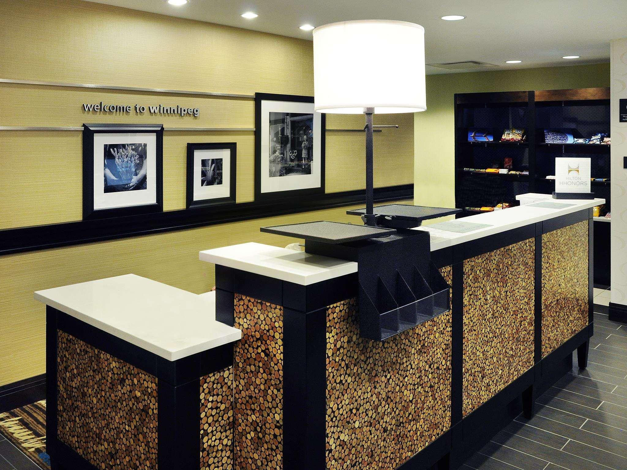 Hampton Inn By Hilton Winnipeg Ngoại thất bức ảnh