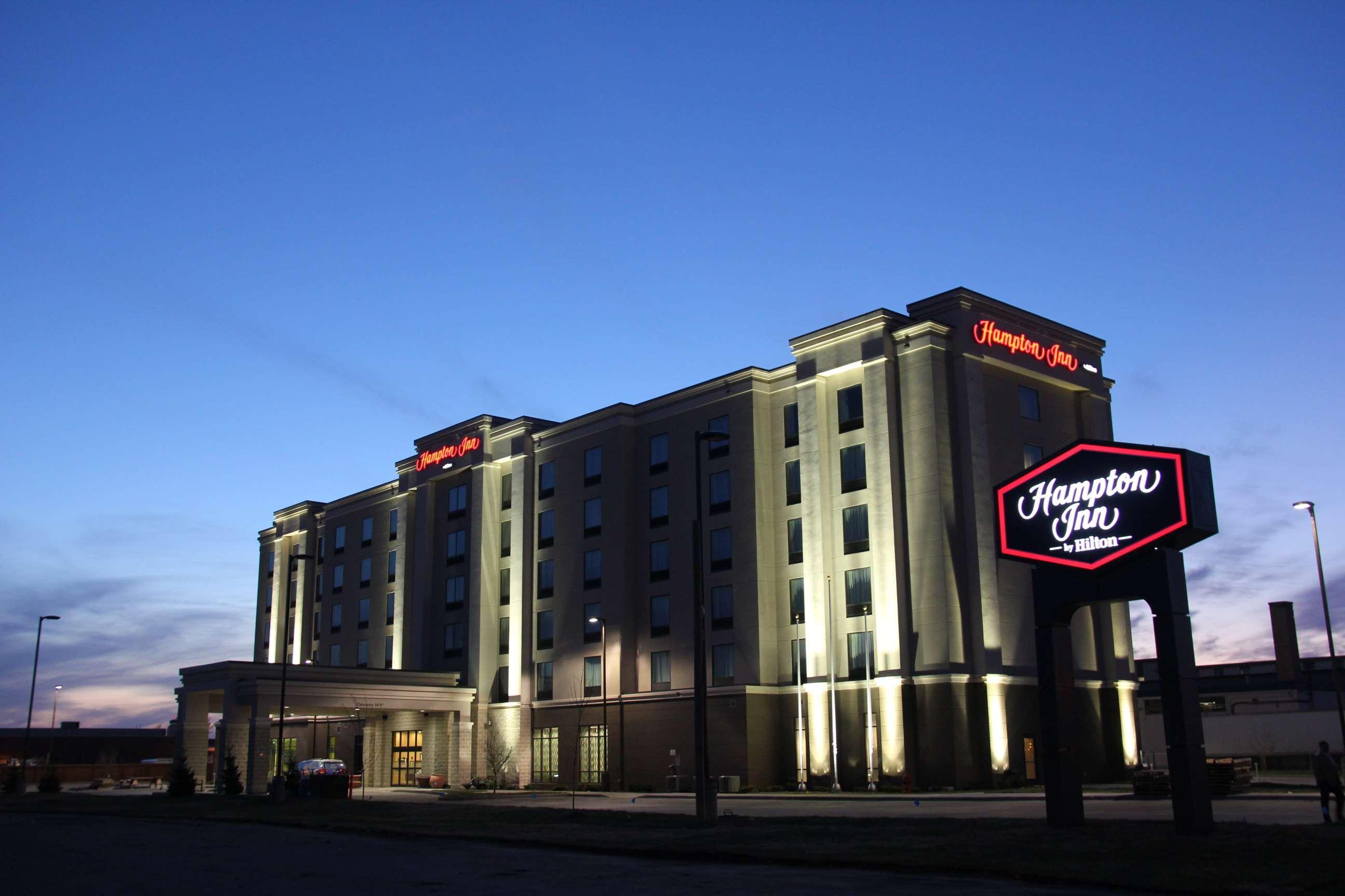 Hampton Inn By Hilton Winnipeg Ngoại thất bức ảnh