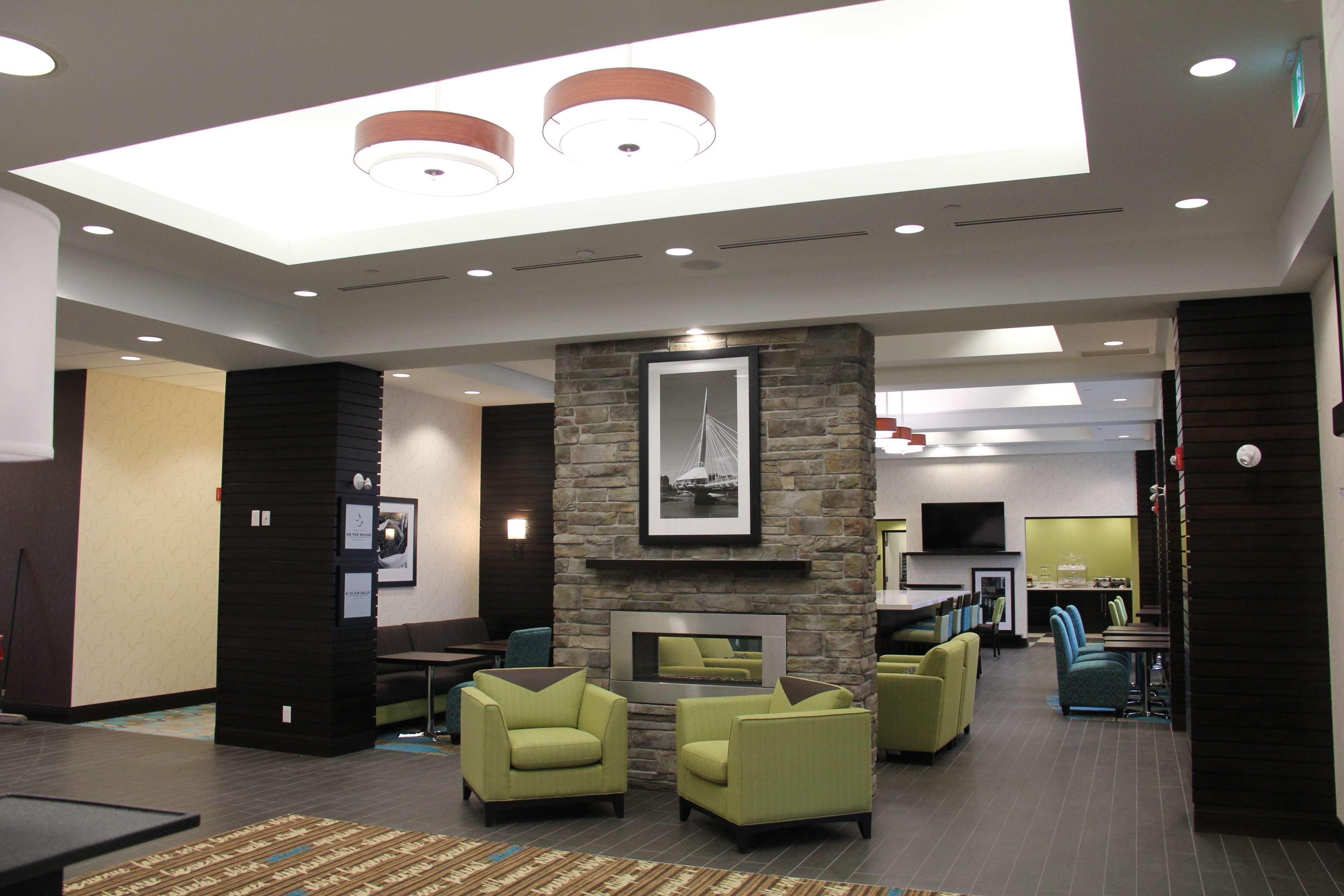 Hampton Inn By Hilton Winnipeg Ngoại thất bức ảnh